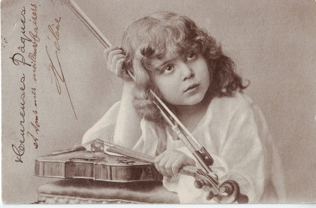 Indexation : Fillette au violon##Date : 1903 (manuscrit)##Epoque : Ancienne##Propriété : Série19,01-Roy
